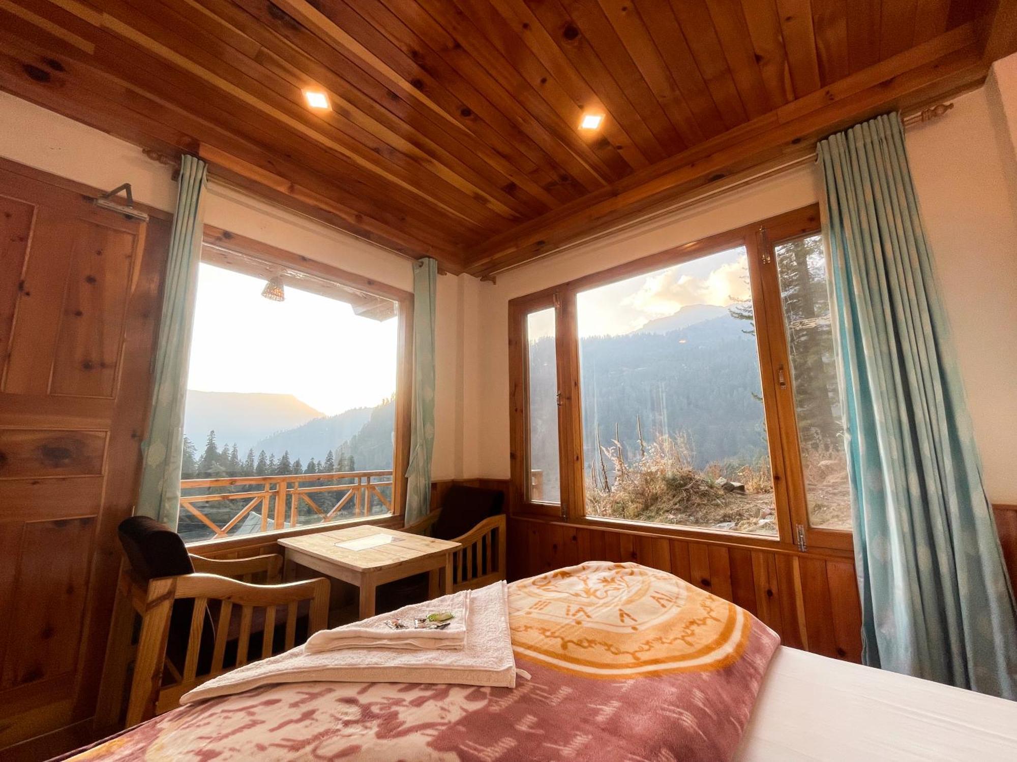 Singing Woods Kutla Hotel Kullu Ngoại thất bức ảnh