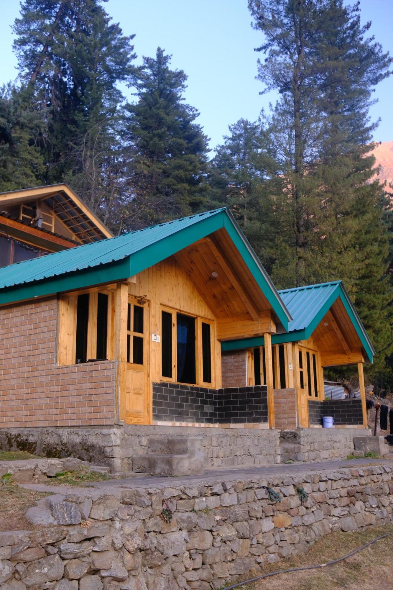 Singing Woods Kutla Hotel Kullu Ngoại thất bức ảnh